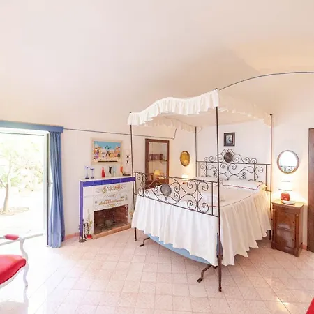 Le Tuie By Elite Capri