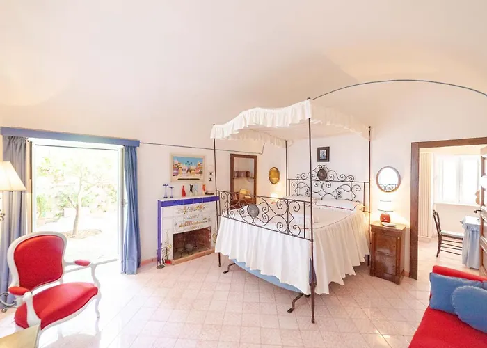 Le Tuie By Elite Capri