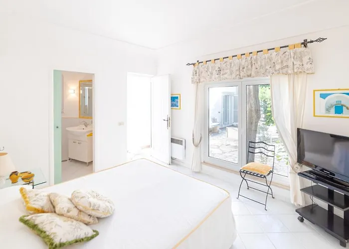 Villa Le Tuie By Elite Capri