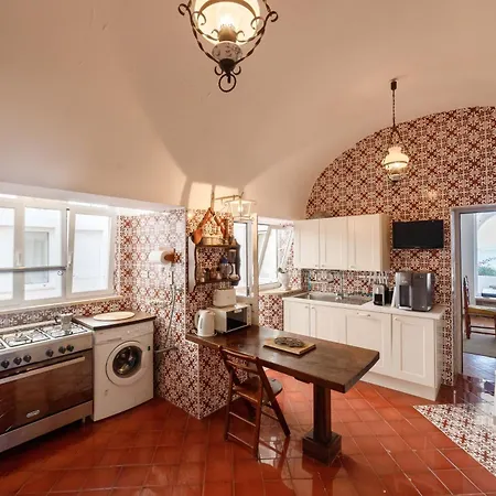 Le Tuie By Elite Capri